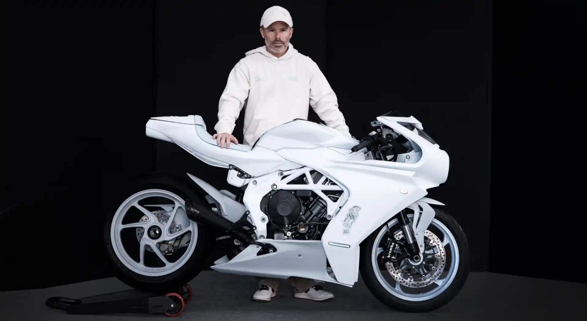 Sebuah Karya Seni Hasil Kolaborasi MV Agusta dengan Daniel Arsham