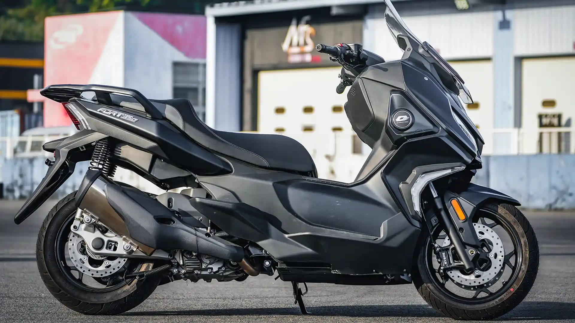 Lebih Murah dan Canggih dari Forza dan XMAX! Skutik Bongsor QJ Motor Fort 350 Telah Resmi Hadir