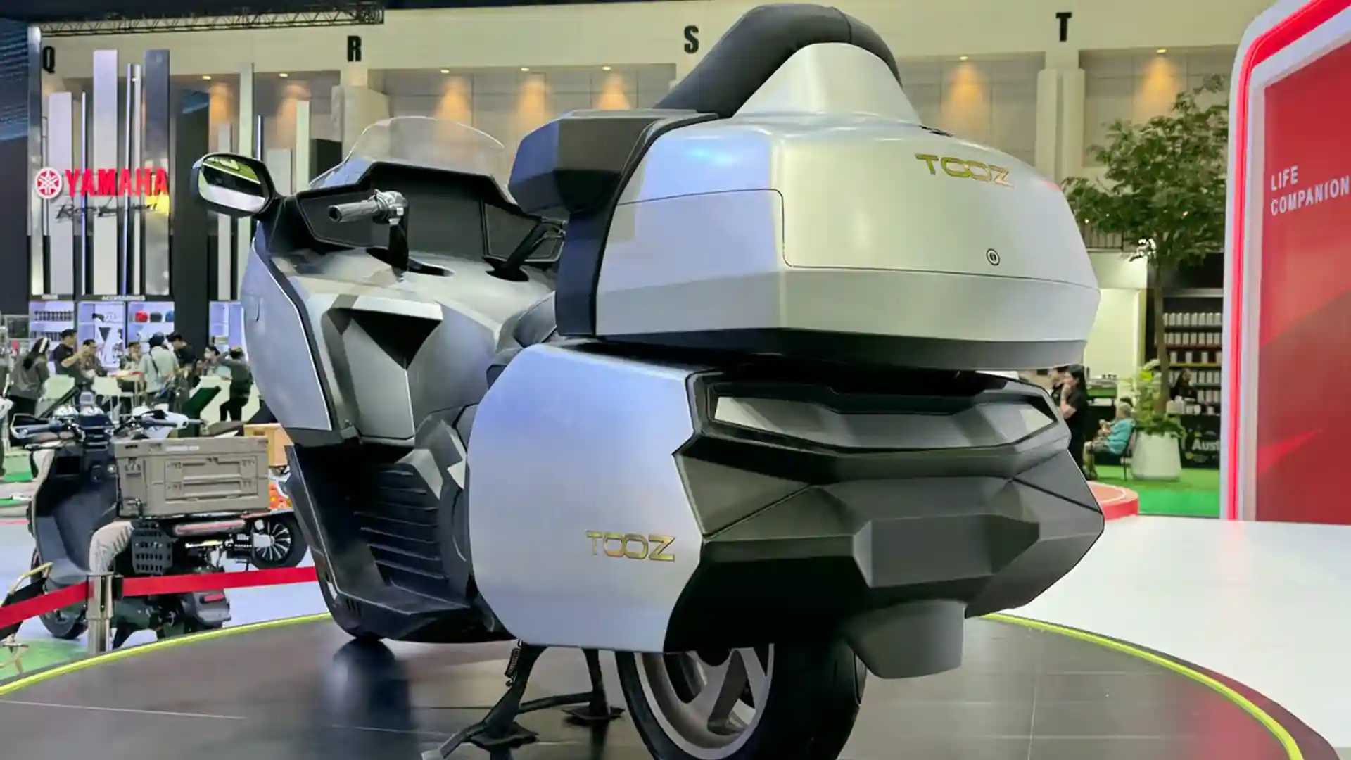 'Gold Wing' Versi Listrik? Felo TOOZ Dikenalkan dengan Jarak Tempuh Sampai 702 KM