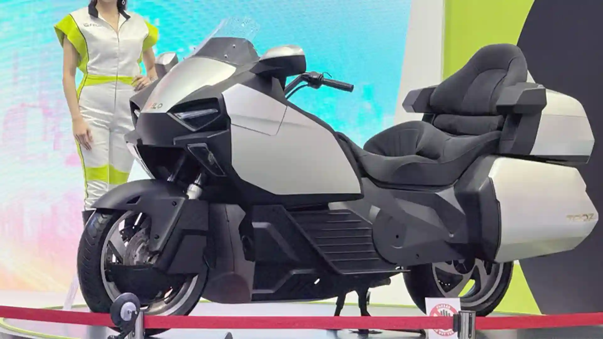 'Gold Wing' Versi Listrik? Felo TOOZ Dikenalkan dengan Jarak Tempuh Sampai 702 KM