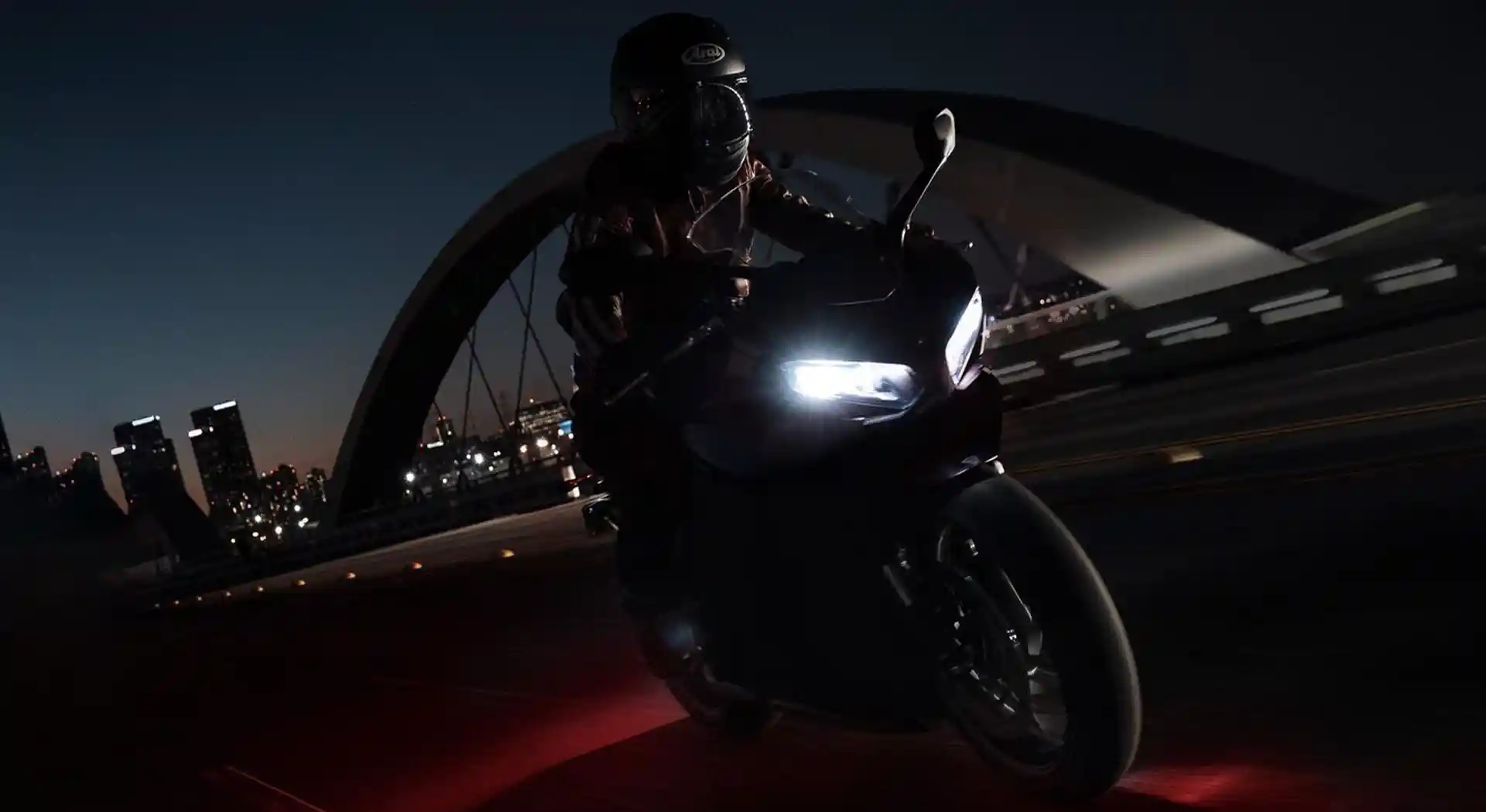 Triumph Memposting Teaser Daytona 660, Terungkap Akan Merilis Motor Sport