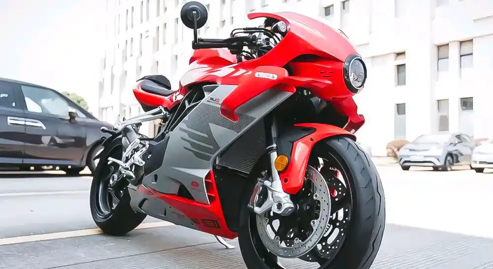 Plek Ketiplek MV Agusta Superveloce, Motor Baru QJ Motor Super9