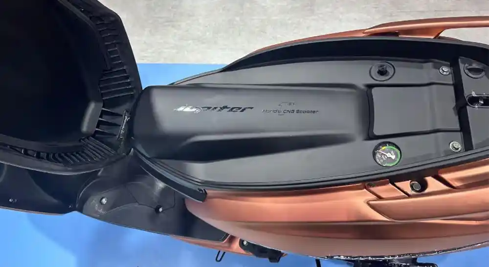 TVS Jupiter CNG Dikenalkan: Skutik Pertama di Dunia yang Pakai Bahan Bakar Gas Alam!