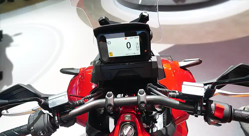 Skutik Petualang Honda ADV350 2025 Meluncur, Punya Layar TFT Baru!