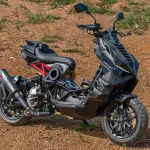 Tampilan Lebih Sangar! Italjet Dragster 300 Black Edition 2026 Skutik Garang dengan Warna Full Hitam