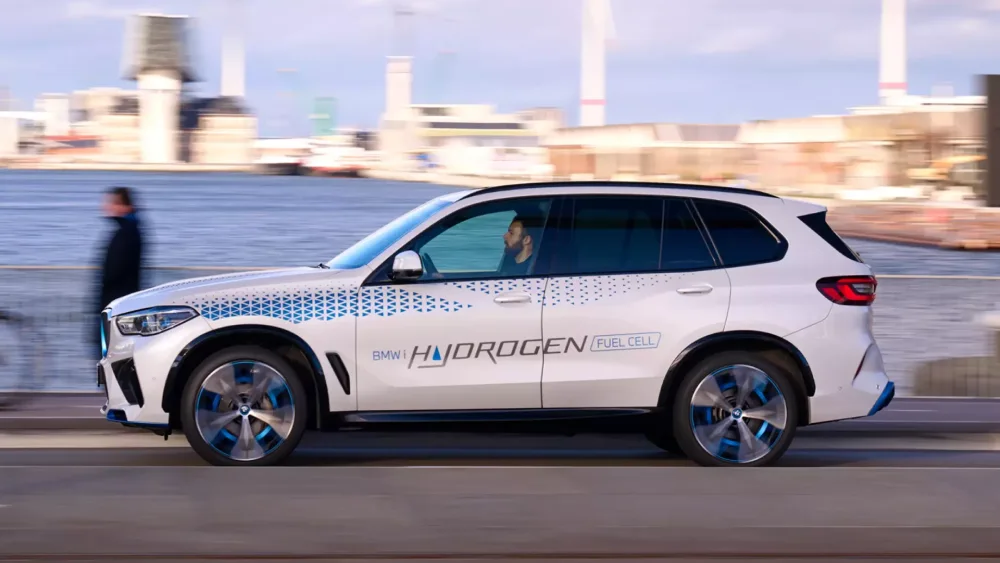 BMW iX5 Hydrogen USA